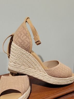 Cosy Island-Women’s Tan Espadrille Wedge Sandals with Ankle Strap